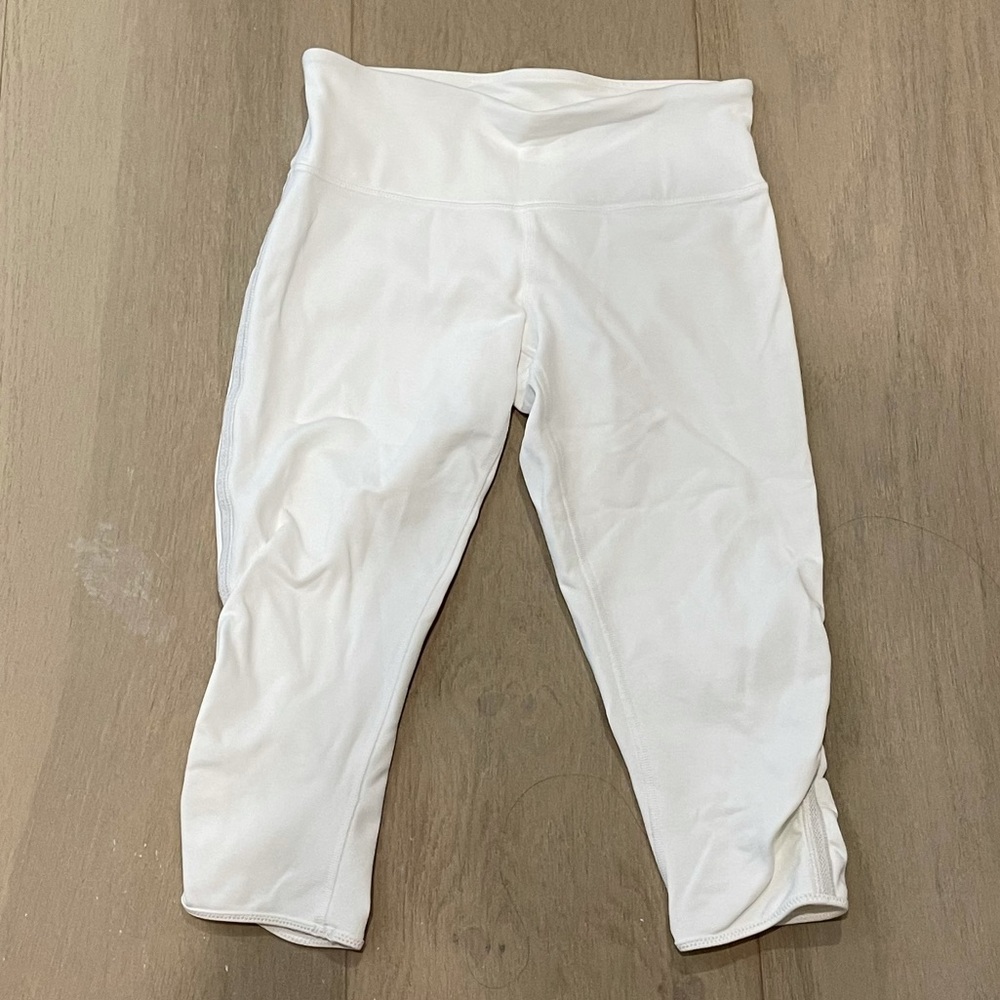 Lululemon capris size 6